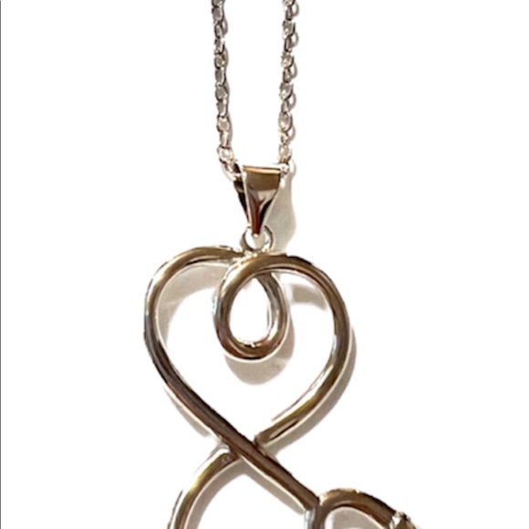 18 karat Gold plated Heart Stethoscope Necklace - Picture 4 of 5